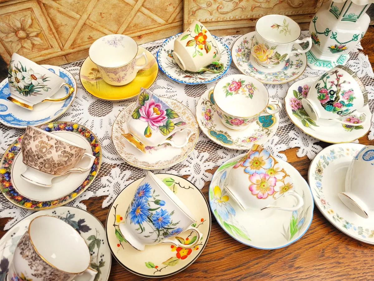 Vintage teacup and saucer sets
