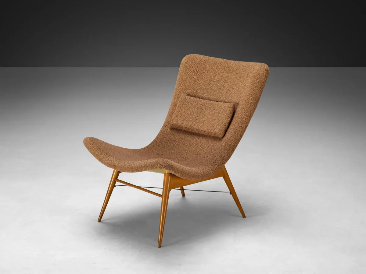 Mid-century lounge chair